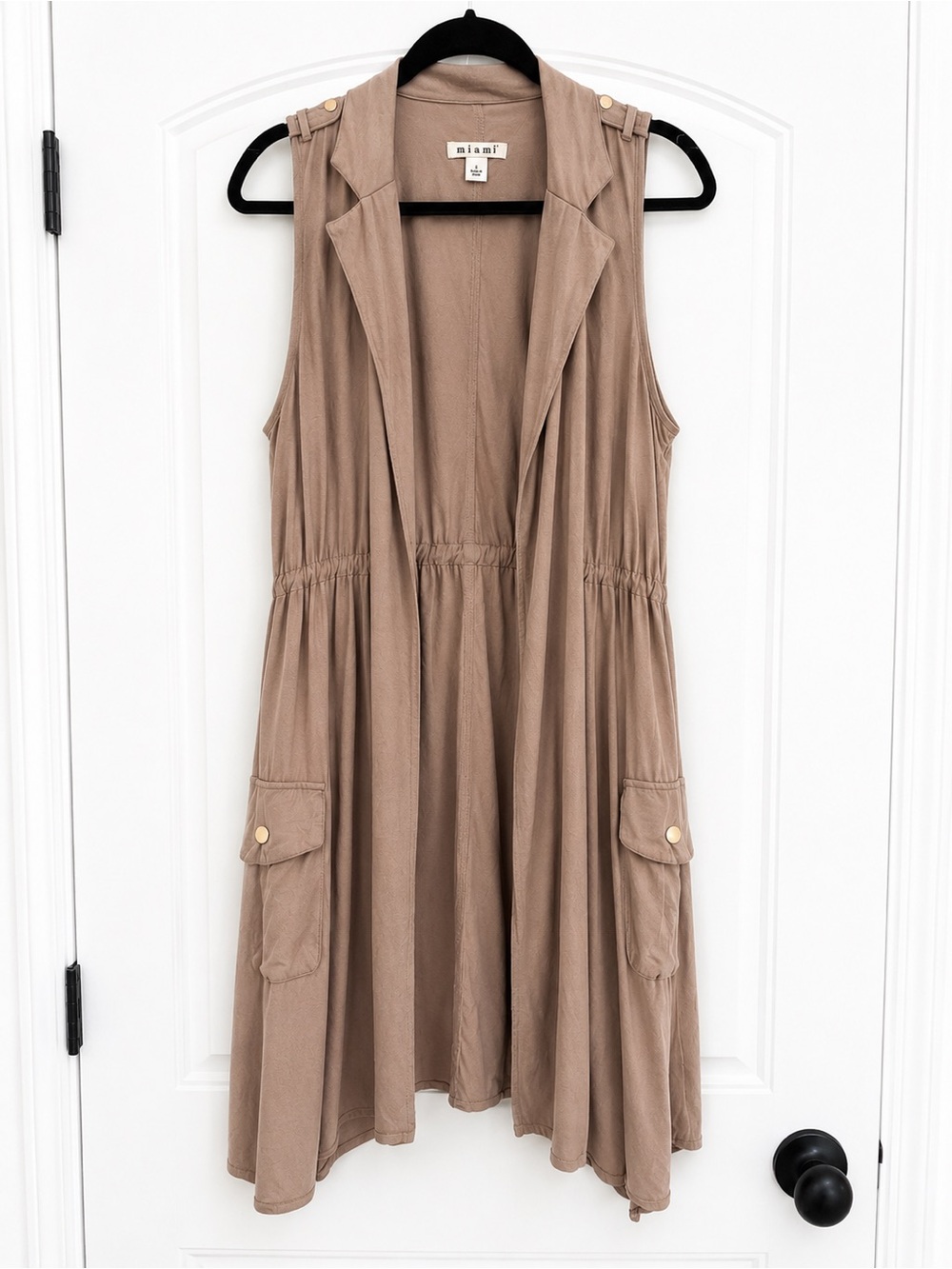 miami taupe sleeveless duster with flap pockets